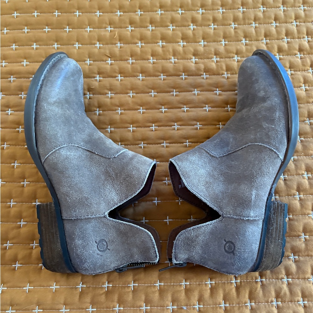Born Men's Gray Leather Boots - Picture 5 of 5